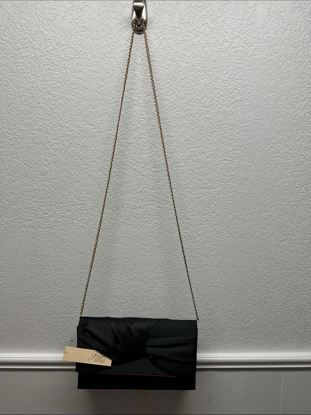 K164 Badgley Mischka Black Satin Knot-Front Evening Clutch Gold Chain Crossbody